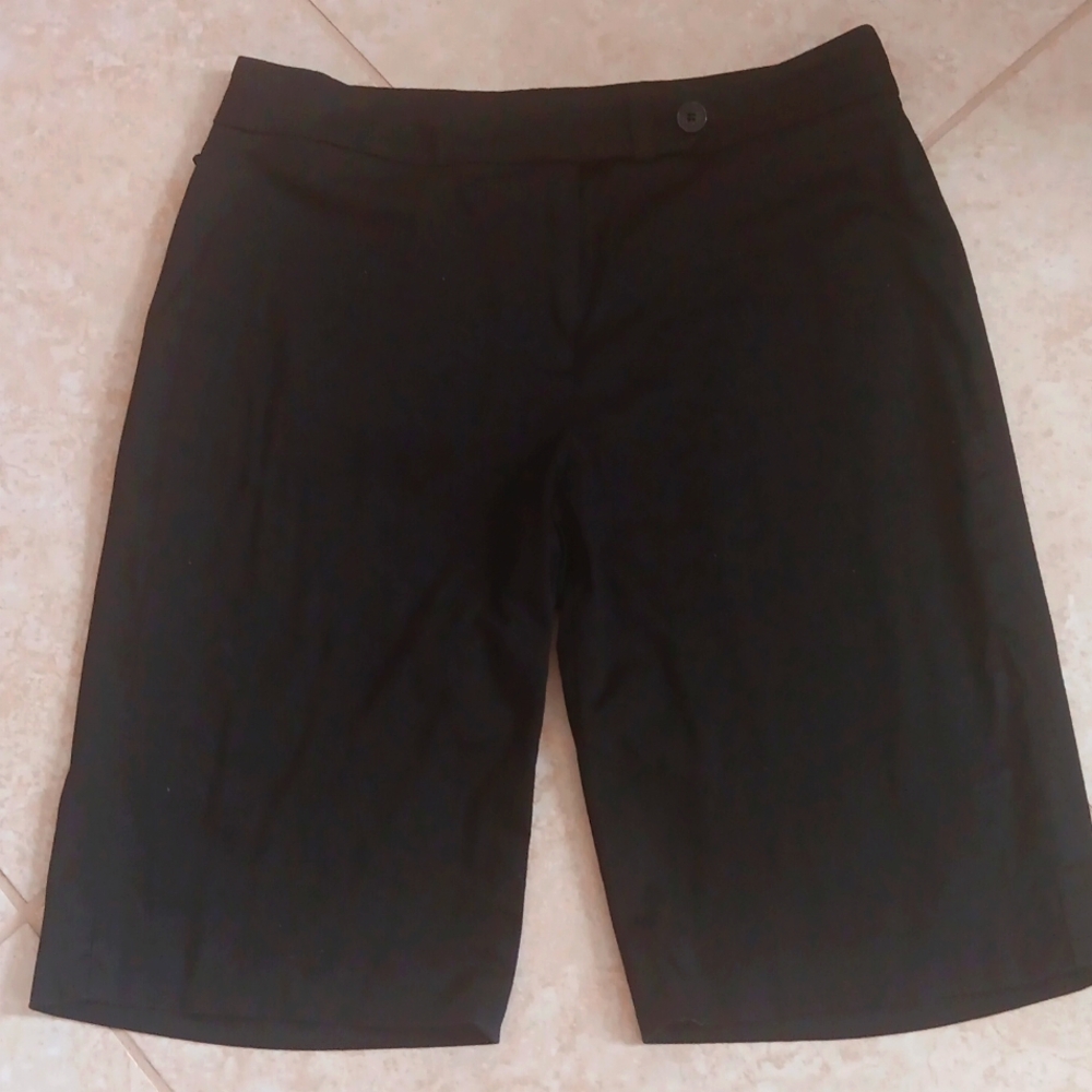 EUC.Jones New York,Size 8.Black Stretch